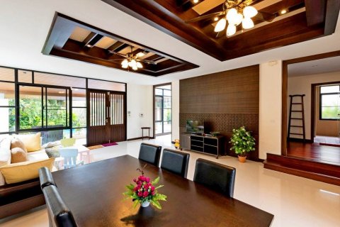 Casa de 4 dormitorios en Pattaya, Tailandia № 8616 - foto 5