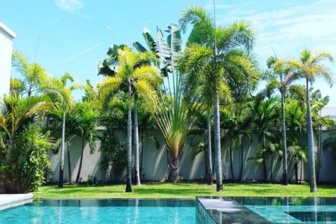 Casa de 3 dormitorios en Pattaya, Tailandia № 130654 - foto 7