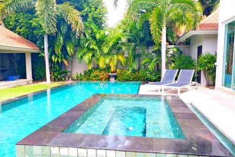 Casa de 3 dormitorios en Pattaya, Tailandia № 130654 - foto 4