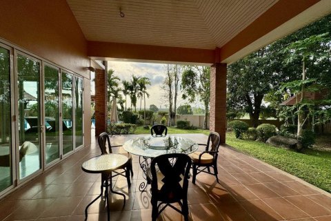 House in Pattaya, Thailand 4 bedrooms № 99597 - photo 9