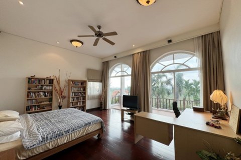 House in Pattaya, Thailand 4 bedrooms № 99597 - photo 22