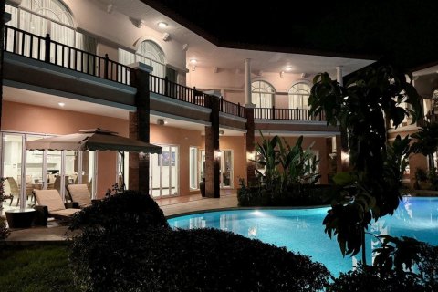 House in Pattaya, Thailand 4 bedrooms № 99597 - photo 3