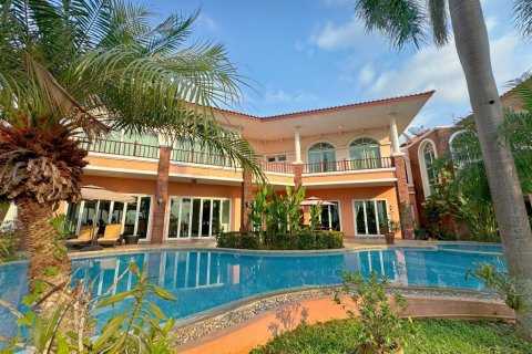 Maison à Pattaya, Thaïlande 4 chambres № 99597