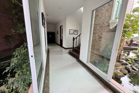 House in Pattaya, Thailand 4 bedrooms № 99597 - photo 11