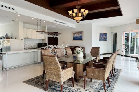 House in Pattaya, Thailand 4 bedrooms № 99597 - photo 18