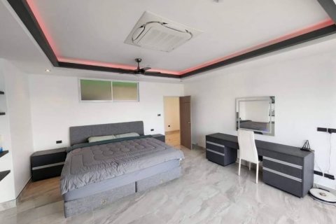 Condominio de 3 dormitorios en Pattaya, Tailandia № 99598 - foto 15