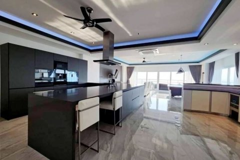 Condominio de 3 dormitorios en Pattaya, Tailandia № 99598 - foto 8