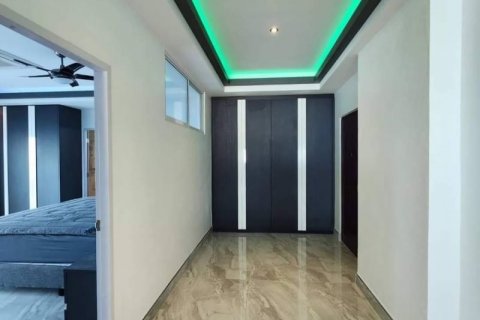 Condominio de 3 dormitorios en Pattaya, Tailandia № 99598 - foto 13