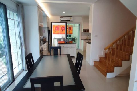 Casa de 3 dormitorios en Bang Lamung, Tailandia № 107942 - foto 15