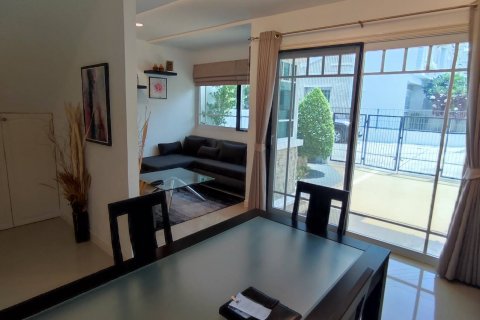 Casa de 3 dormitorios en Bang Lamung, Tailandia № 107942 - foto 12