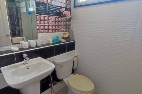 Casa de 3 dormitorios en Bang Lamung, Tailandia № 107942 - foto 25