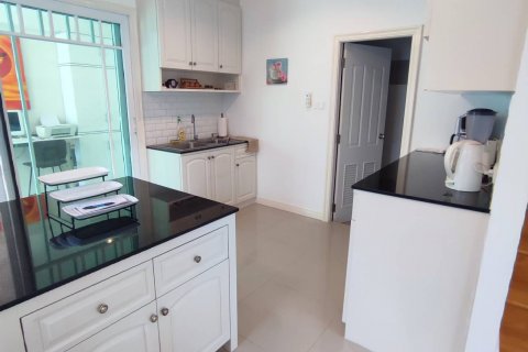 Casa de 3 dormitorios en Bang Lamung, Tailandia № 107942 - foto 17
