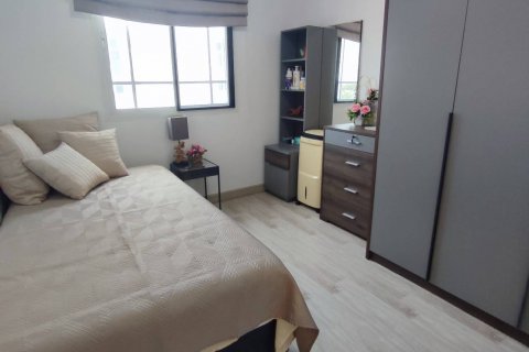 Casa de 3 dormitorios en Bang Lamung, Tailandia № 107942 - foto 23