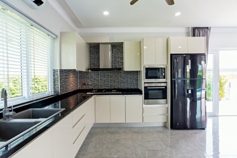 Casa de 3 dormitorios en Hua Hin, Tailandia № 125148 - foto 8