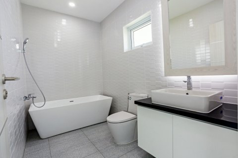 Casa de 3 dormitorios en Hua Hin, Tailandia № 125148 - foto 15