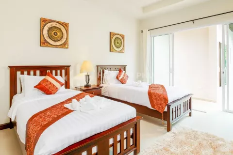 Casa de 5 dormitorios en Nai Harn Beach, Tailandia № 131219 - foto 13