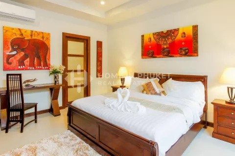 Casa de 5 dormitorios en Nai Harn Beach, Tailandia № 131219 - foto 11