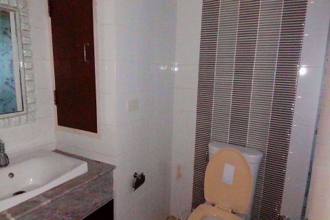 Condominio de 2 dormitorios en Watthana, Bangkok, Tailandia № 77082 - foto 6