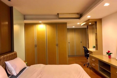 Condominio de 3 dormitorios en Watthana, Bangkok, Tailandia № 77076 - foto 9