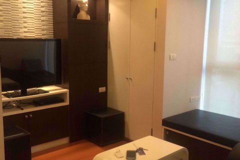 Condominio de 1 dormitorio en Watthana, Bangkok, Tailandia № 77077 - foto 2