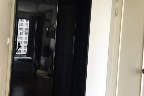 Condominio de 1 dormitorio en Bangkok, Tailandia № 144152 - foto 4