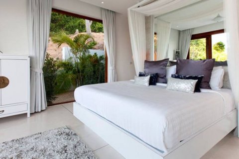 Chalet de 4 dormitorios en Surat Thani, Tailandia № 125952 - foto 10