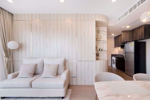 Condominio de 2 dormitorios en Bang Rak, Bangkok, Tailandia № 76916 - foto 3