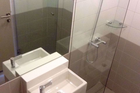 Condominio de 1 dormitorio en Bang Rak, Bangkok, Tailandia № 76920 - foto 5