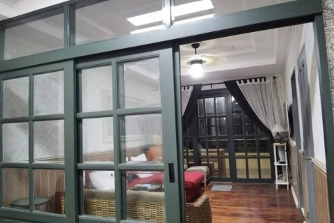 Condominio de 2 dormitorios en Khlong San, Bangkok, Tailandia № 132777 - foto 5