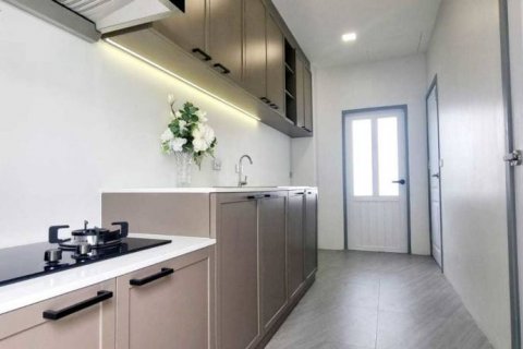 Chalet de 3 dormitorios en Sattahip, Tailandia № 132773 - foto 10
