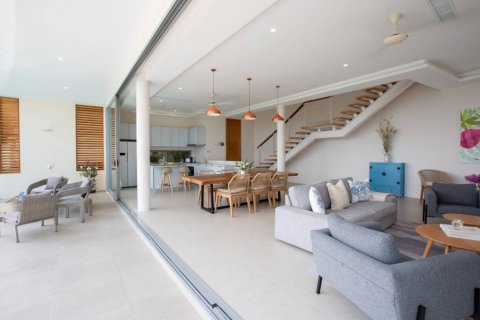 Chalet de 3 dormitorios en Surat Thani, Tailandia № 124696 - foto 9