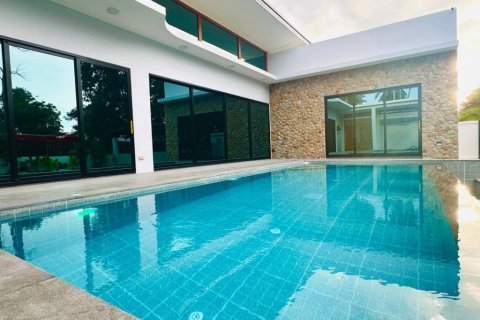 Chalet de 3 dormitorios en Surat Thani, Tailandia № 132696 - foto 4