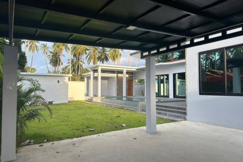 Chalet de 3 dormitorios en Surat Thani, Tailandia № 132696 - foto 5