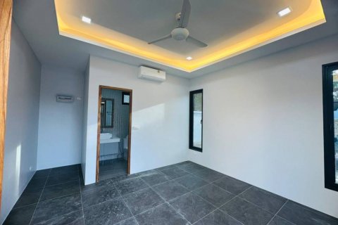 Chalet de 3 dormitorios en Surat Thani, Tailandia № 132696 - foto 6