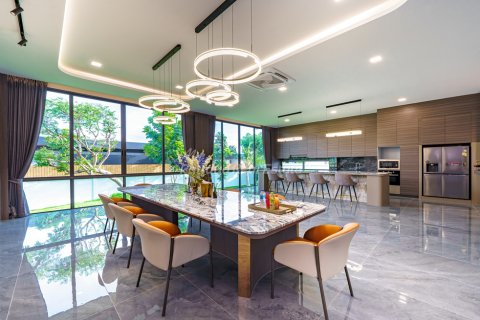 Casa de 6 dormitorios en Pattaya, Tailandia № 78857 - foto 11