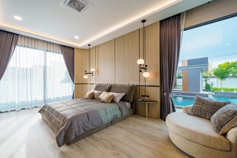 Casa de 6 dormitorios en Pattaya, Tailandia № 78857 - foto 14