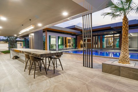 Casa de 6 dormitorios en Pattaya, Tailandia № 78856 - foto 3