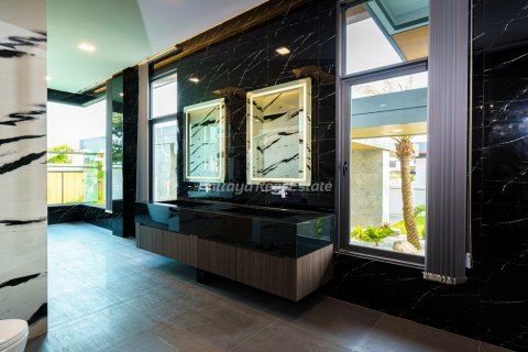 Casa de 6 dormitorios en Pattaya, Tailandia № 78856 - foto 10
