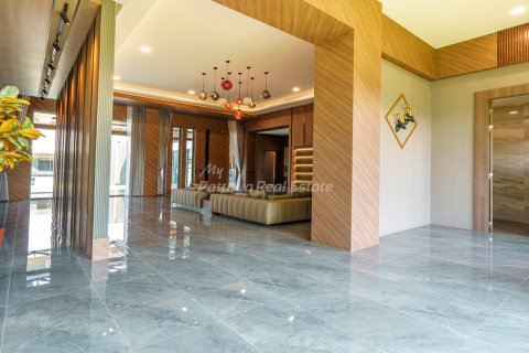 Casa de 6 dormitorios en Pattaya, Tailandia № 78856 - foto 4