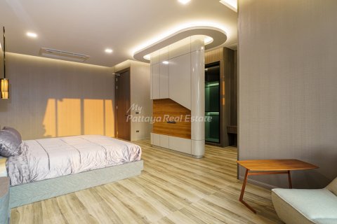 Casa de 6 dormitorios en Pattaya, Tailandia № 78856 - foto 27