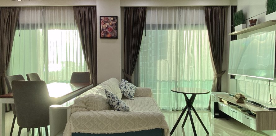 Apartamento de 384 dormitorios en Pattaya, Tailandia № 130393