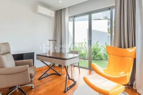 Casa de 4 dormitorios en Phuket, Tailandia № 131354 - foto 17