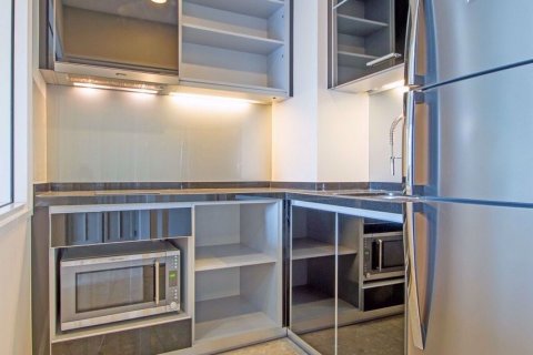 Condominio de 1 dormitorio en Khlong Toei, Bangkok, Tailandia № 76273 - foto 6