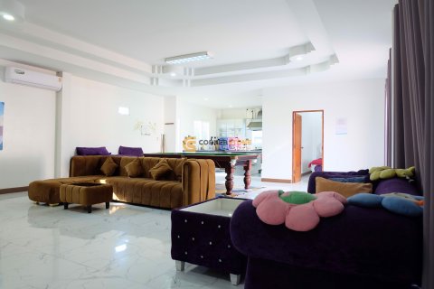 Estudio en Bang Lamung, Tailandia № 120154 - foto 4