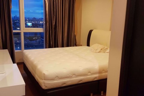Condominio de 2 dormitorios en Khlong Toei, Bangkok, Tailandia № 77150 - foto 2