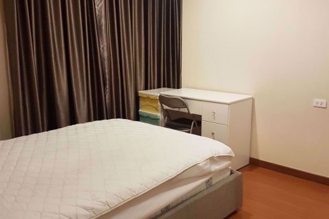 Condominio de 2 dormitorios en Khlong Toei, Bangkok, Tailandia № 77150 - foto 3