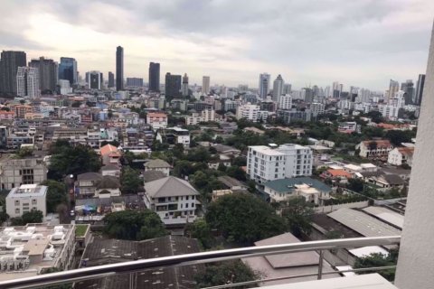 Condominio de 2 dormitorios en Watthana, Bangkok, Tailandia № 77148 - foto 4