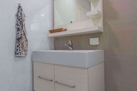 Condo à Watthana, Bangkok, Thaïlande, 2 chambres № 77153 - photo 16