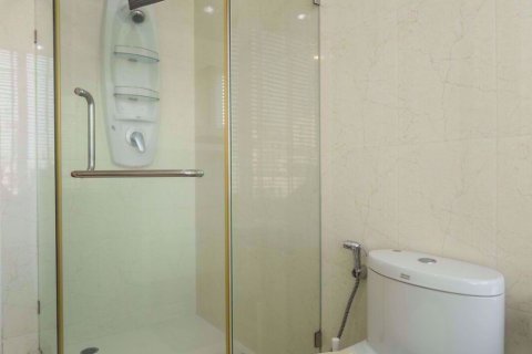 Condo à Watthana, Bangkok, Thaïlande, 2 chambres № 77153 - photo 9