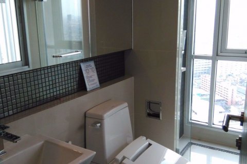 Sobre plano Rhythm Sathorn - Narathiwas en Bangkok, Tailandia № 36312 - foto 8